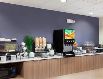 Microtel Inn & Suites By Wyndham Beaver Falls Restoran gambar